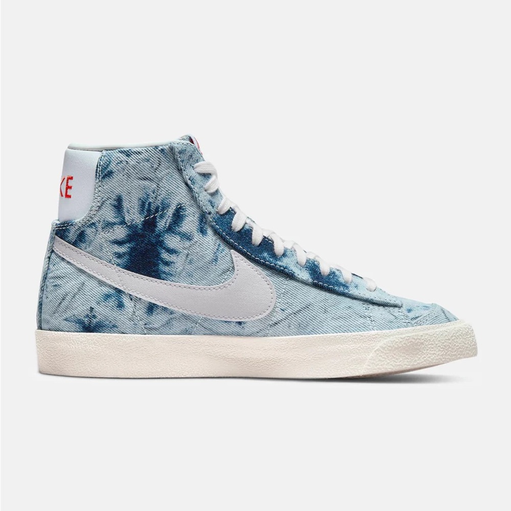 NWT Nike Women's Wmns Blazer Mid '77 'Washed Denim Size 8